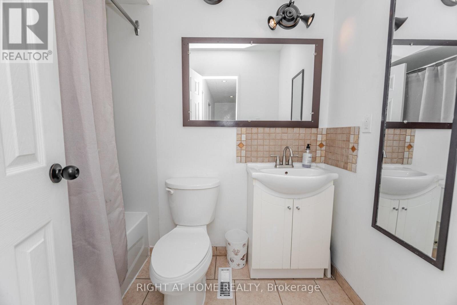 #7 453 WOODVIEW ROAD - 27