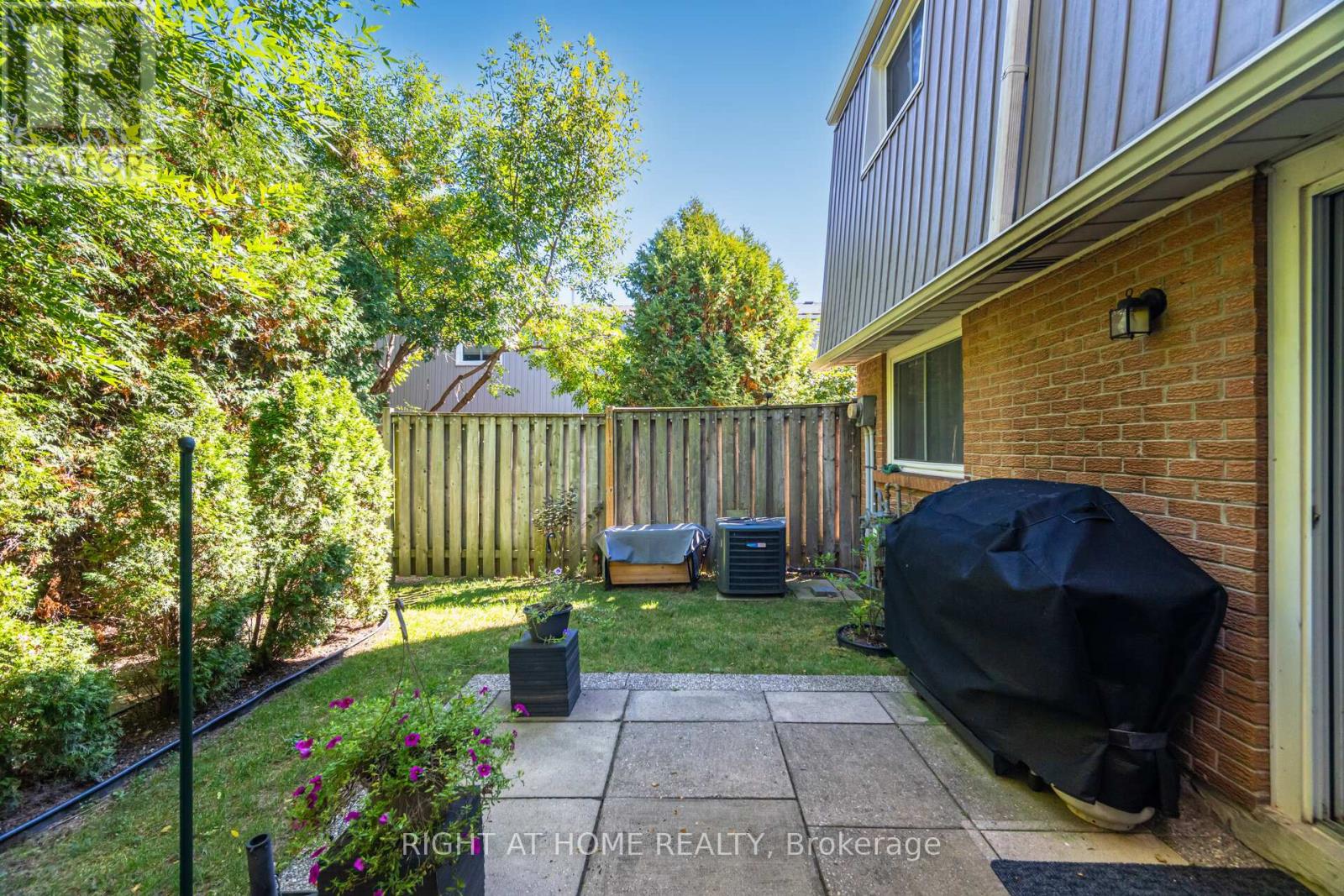 #7 453 WOODVIEW ROAD - 33