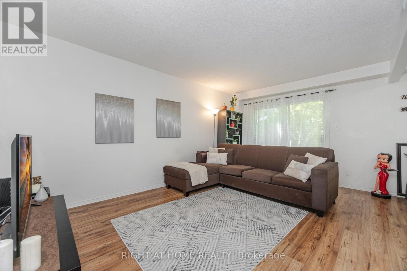 #7 453 WOODVIEW ROAD - 7