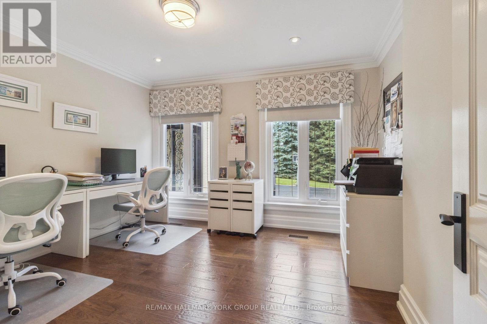 27 SCOTT CRESCENT - 17