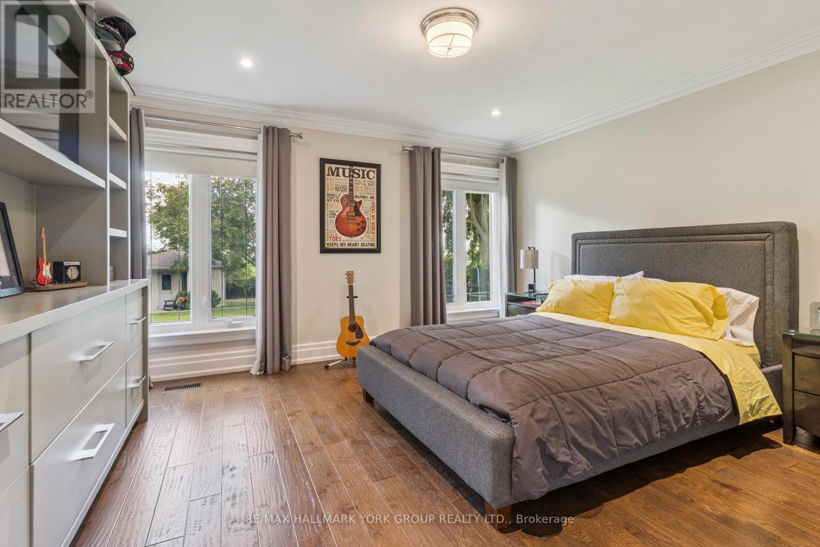 27 SCOTT CRESCENT - 20
