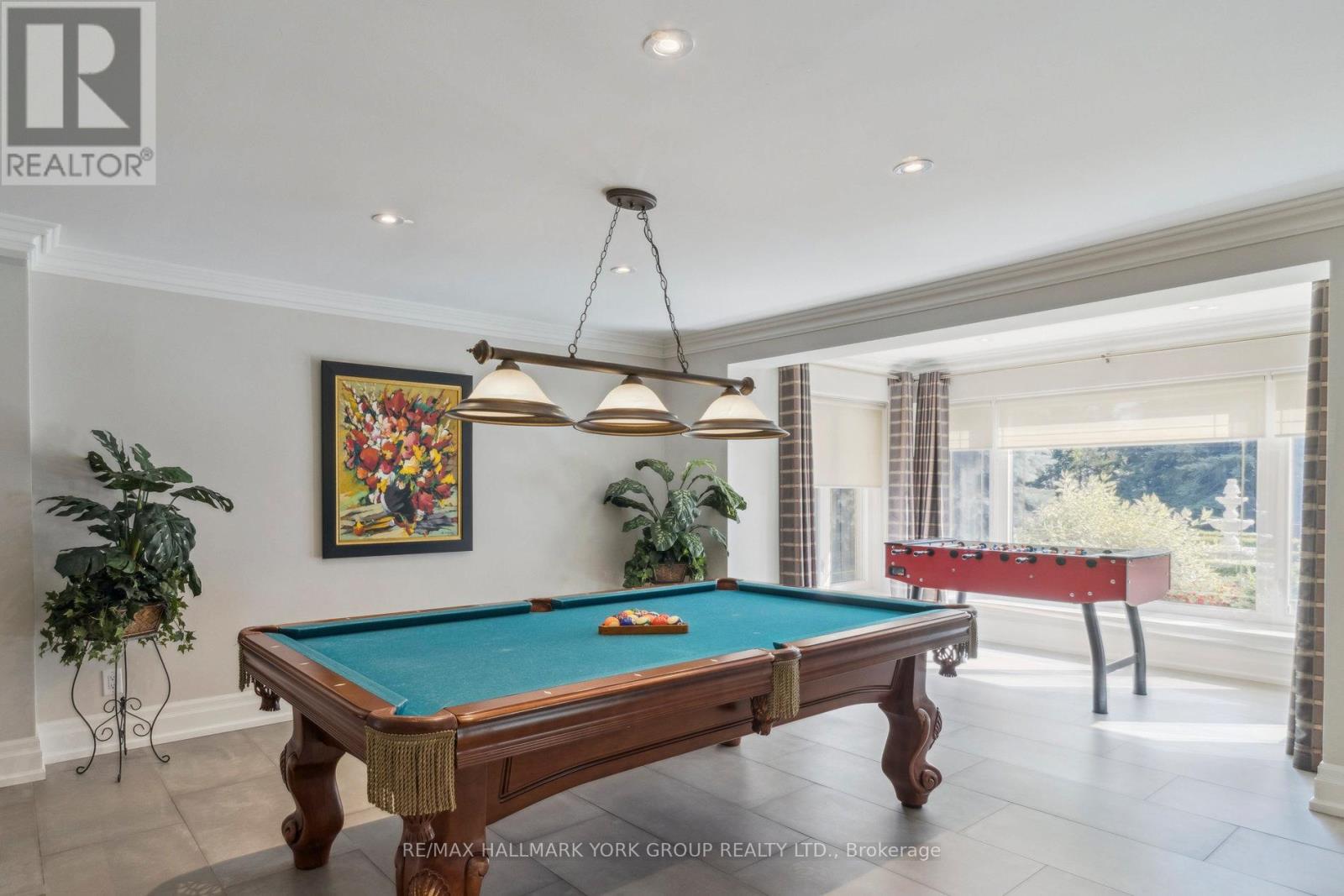 27 SCOTT CRESCENT - 37
