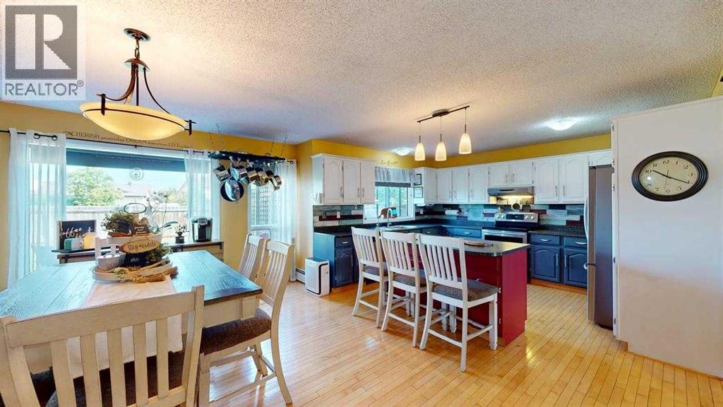 185 Oaks Bay, Fort McMurray