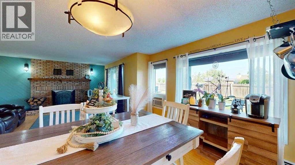 185 Oaks Bay, Fort McMurray