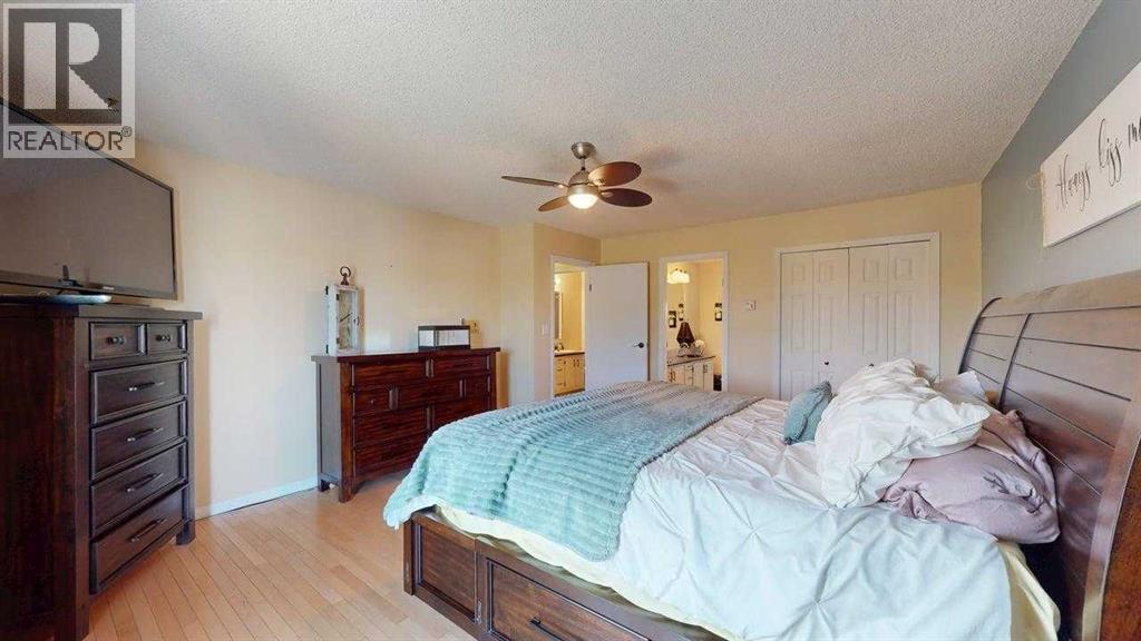 185 Oaks Bay, Fort McMurray