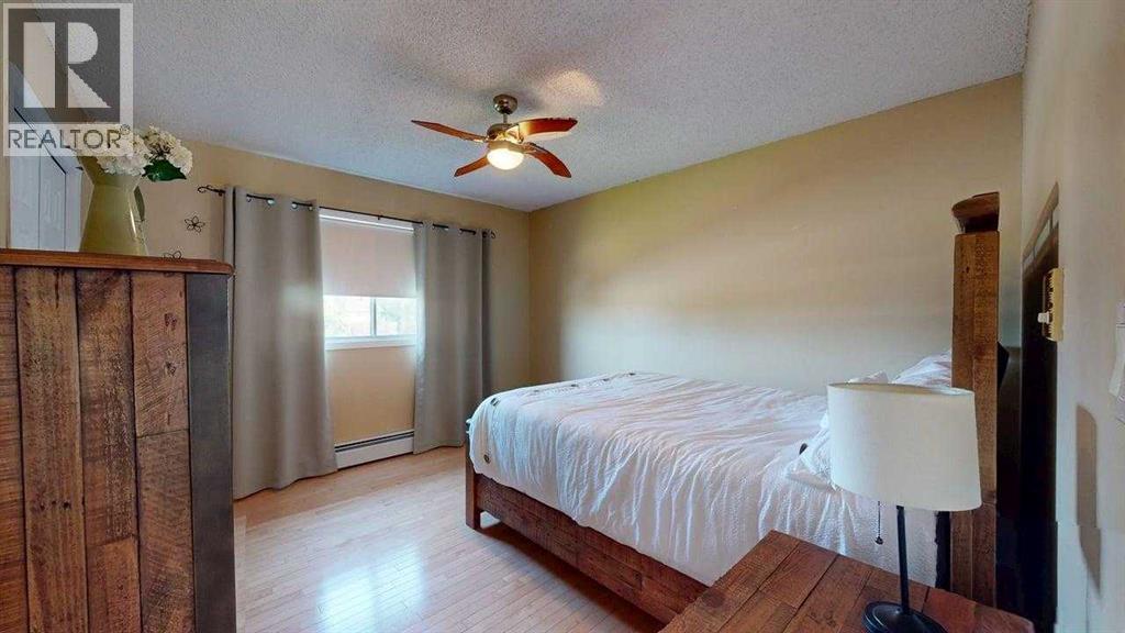 185 Oaks Bay, Fort McMurray