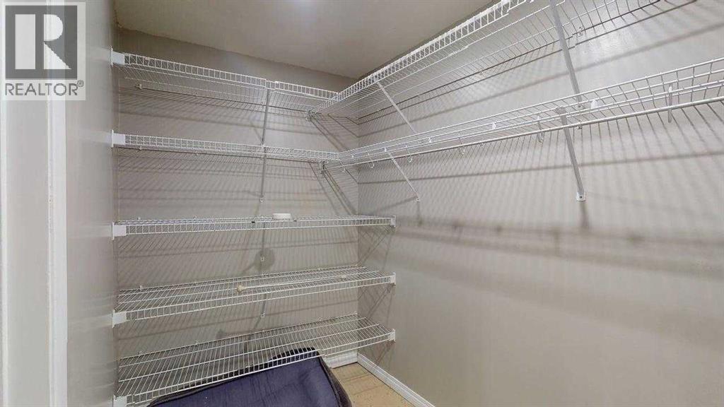 185 Oaks Bay, Fort McMurray