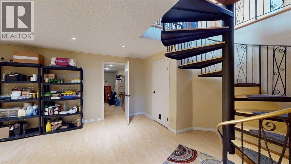 185 Oaks Bay, Fort McMurray