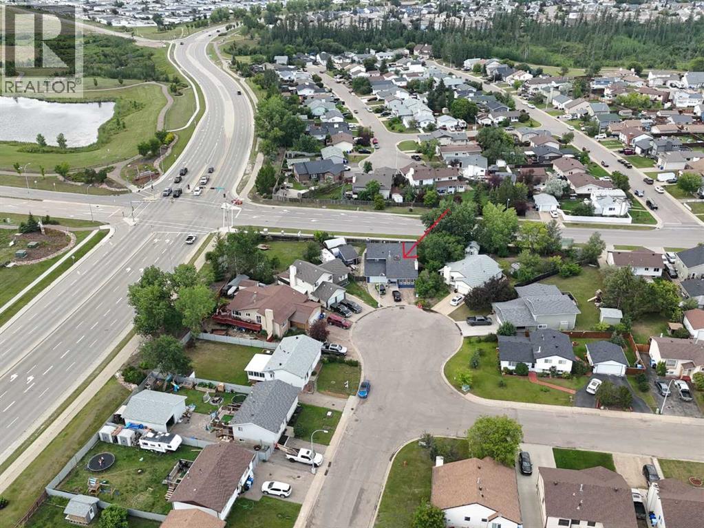 185 Oaks Bay, Fort McMurray