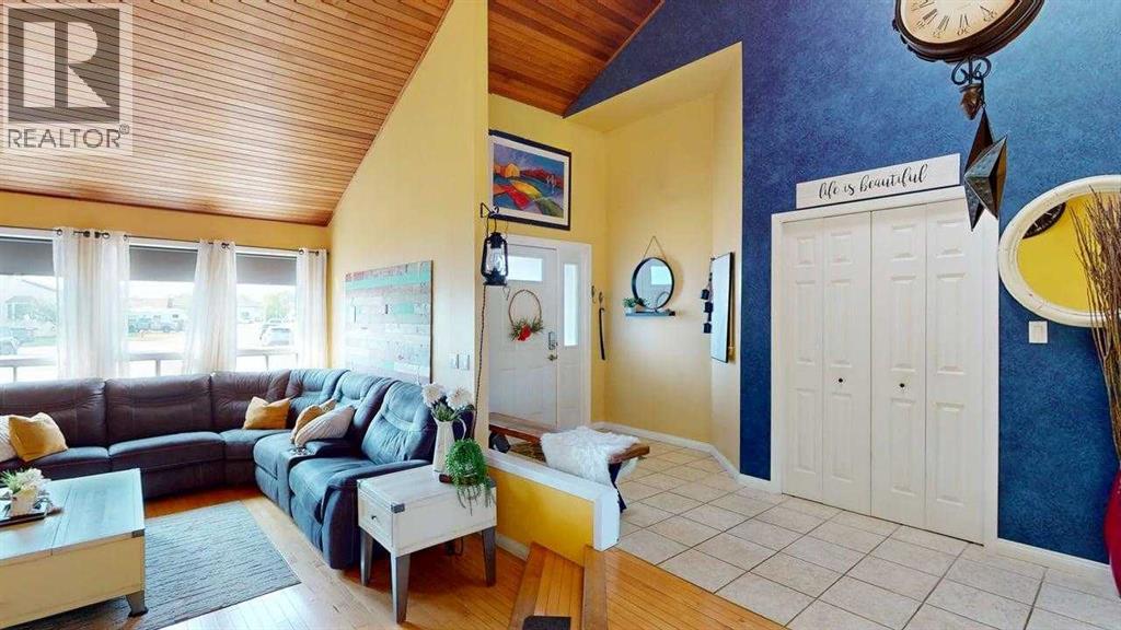 185 Oaks Bay, Fort McMurray