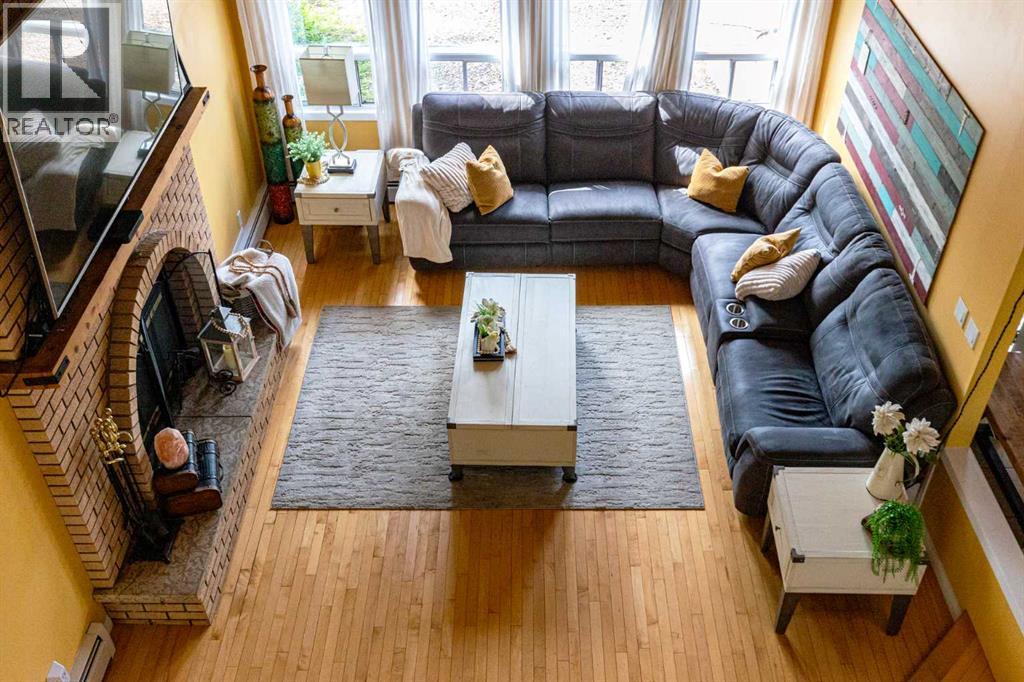 185 Oaks Bay, Fort McMurray