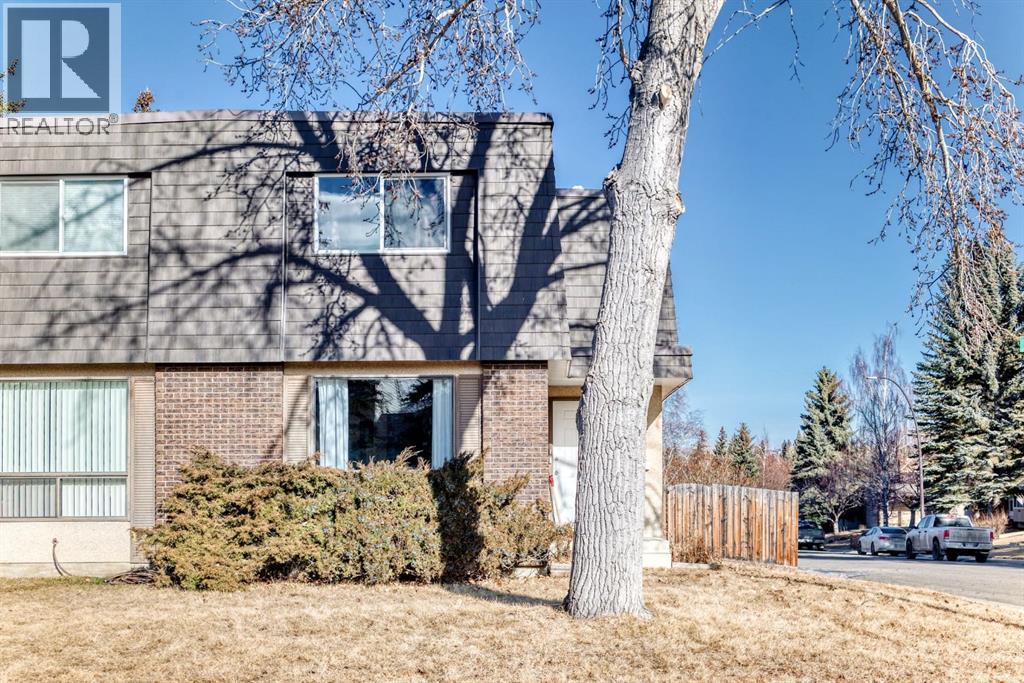 Single Family House for Sale in  Silvergrove Road NW Silver Springs Calgary 
