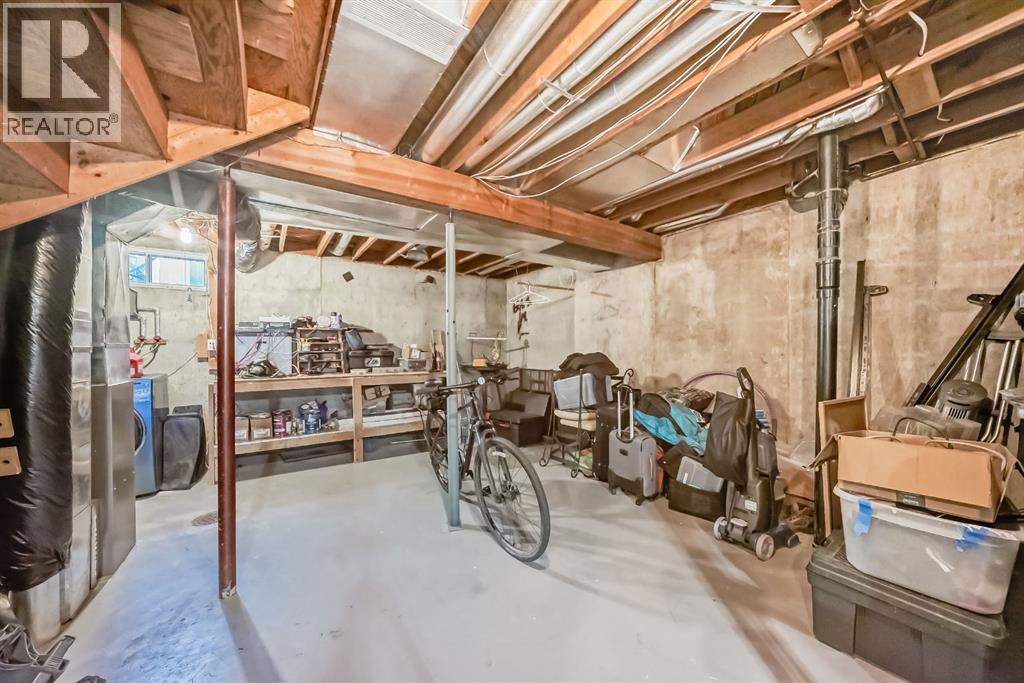 Single Family House for Sale in  Silvergrove Road NW Silver Springs Calgary 