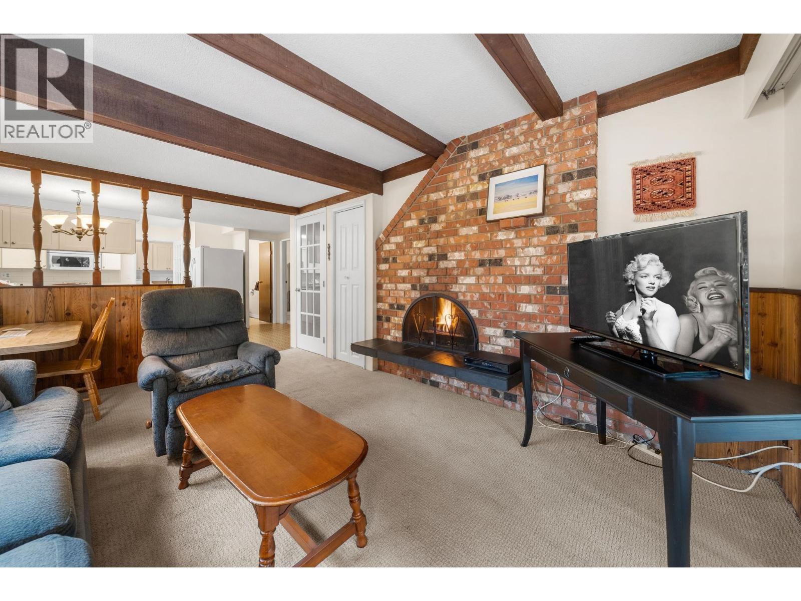 4877 CEDARCREST AVENUE, North Vancouver