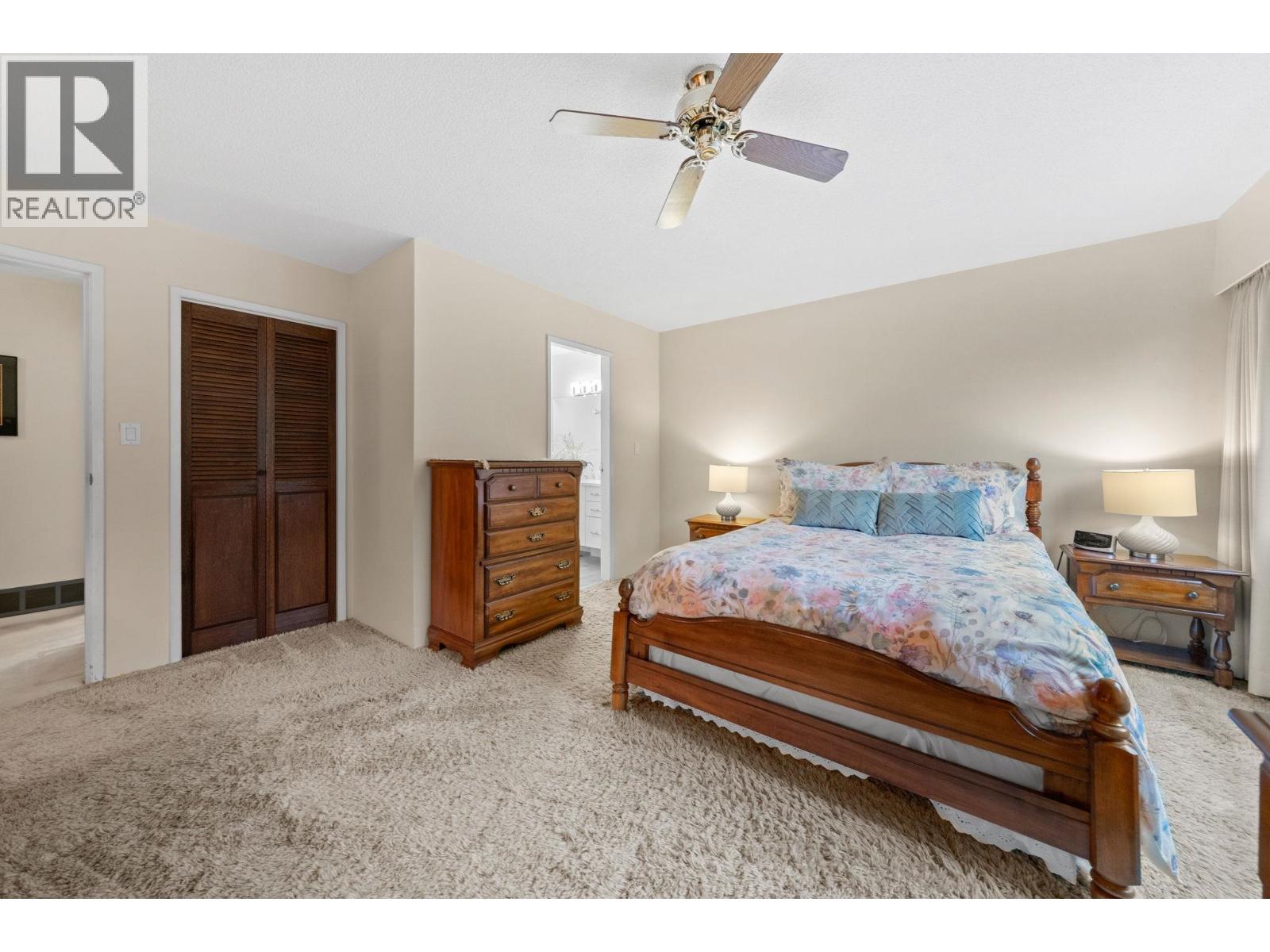 4877 CEDARCREST AVENUE, North Vancouver