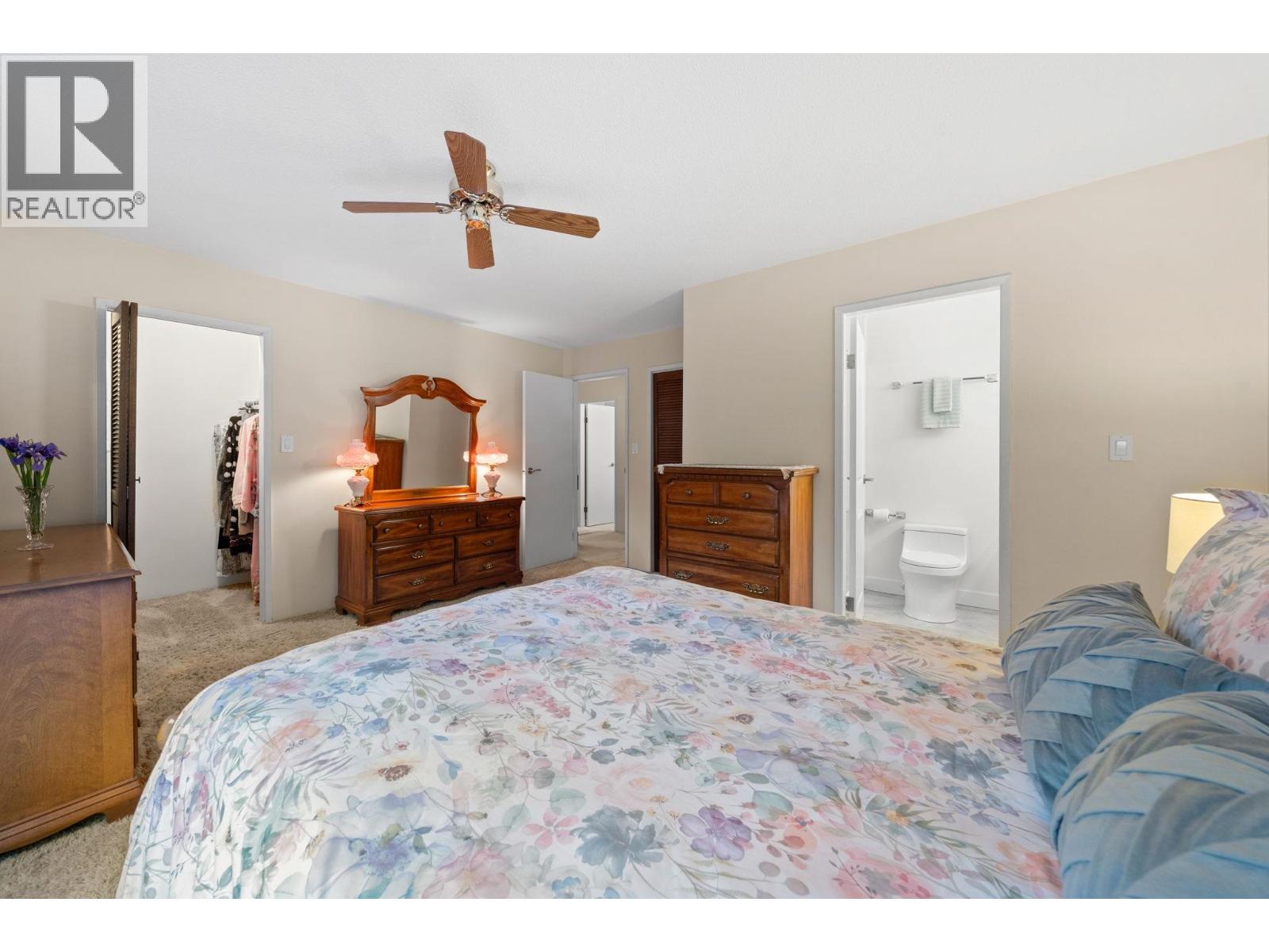 4877 CEDARCREST AVENUE, North Vancouver