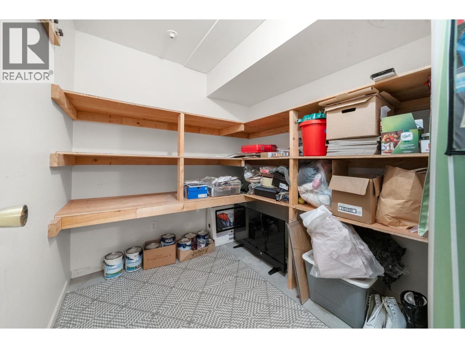 4877 CEDARCREST AVENUE, North Vancouver