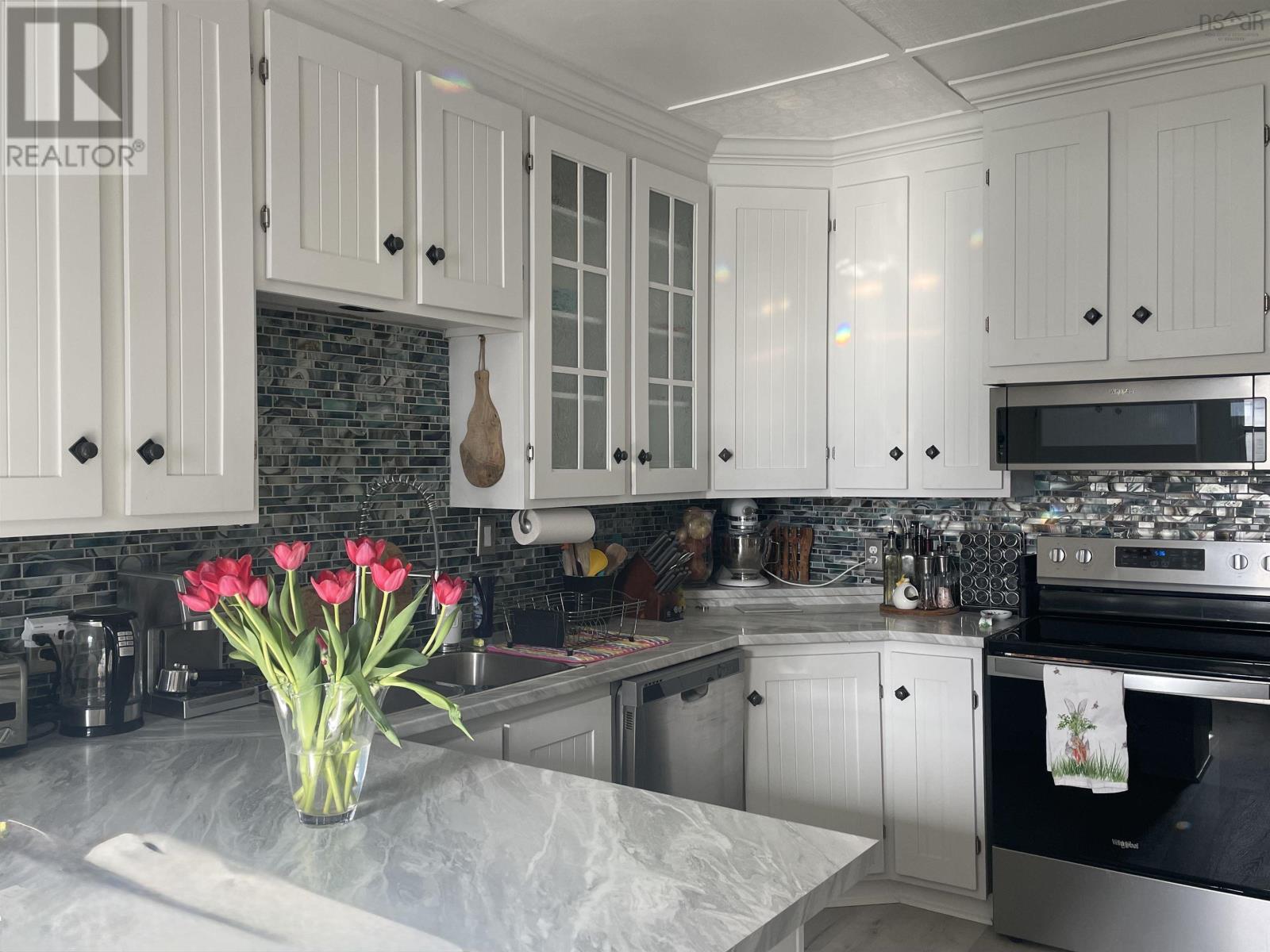 Property 21 of 49 of 36 Seaview Drive