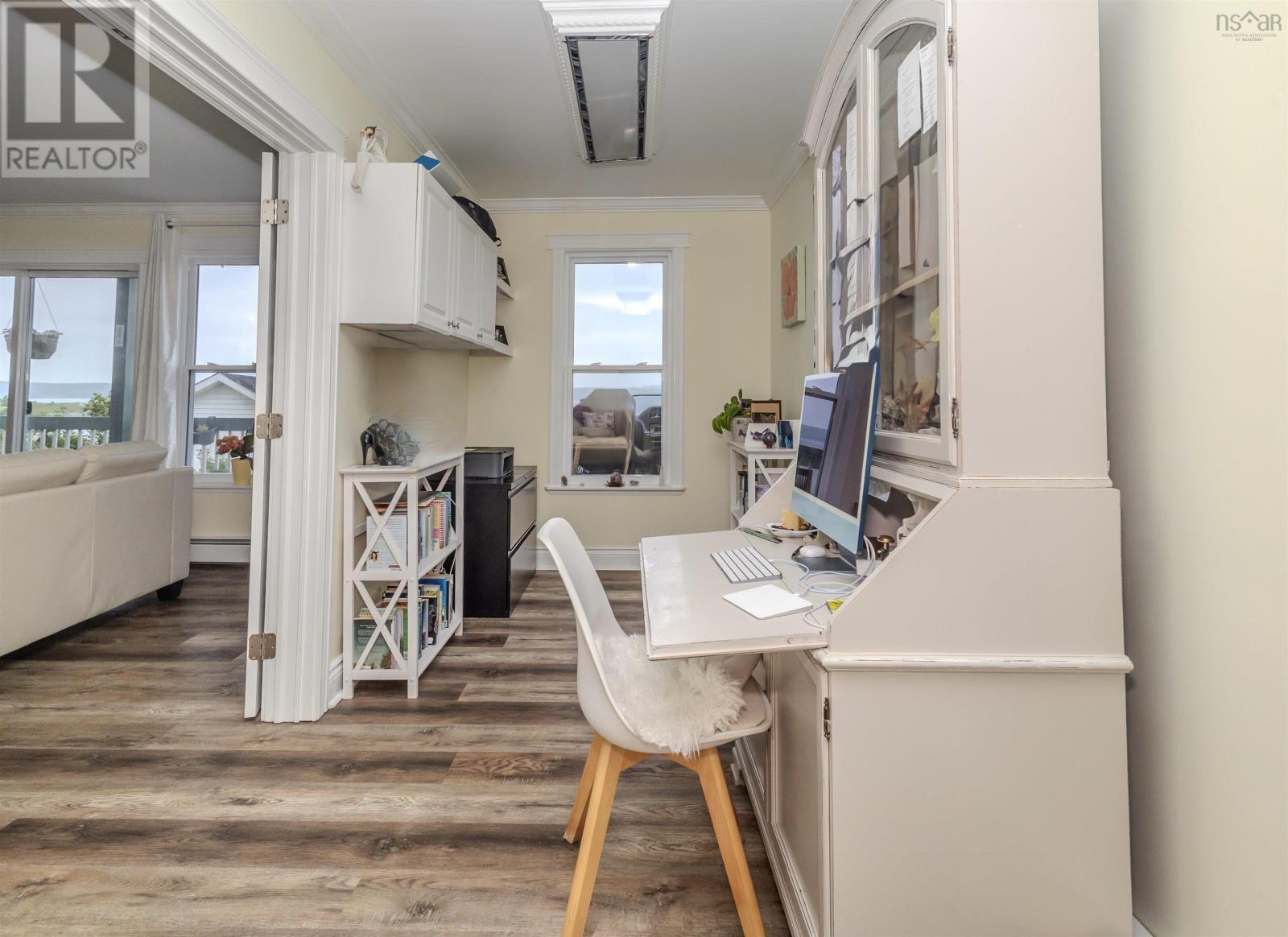 Property 29 of 49 of 36 Seaview Drive