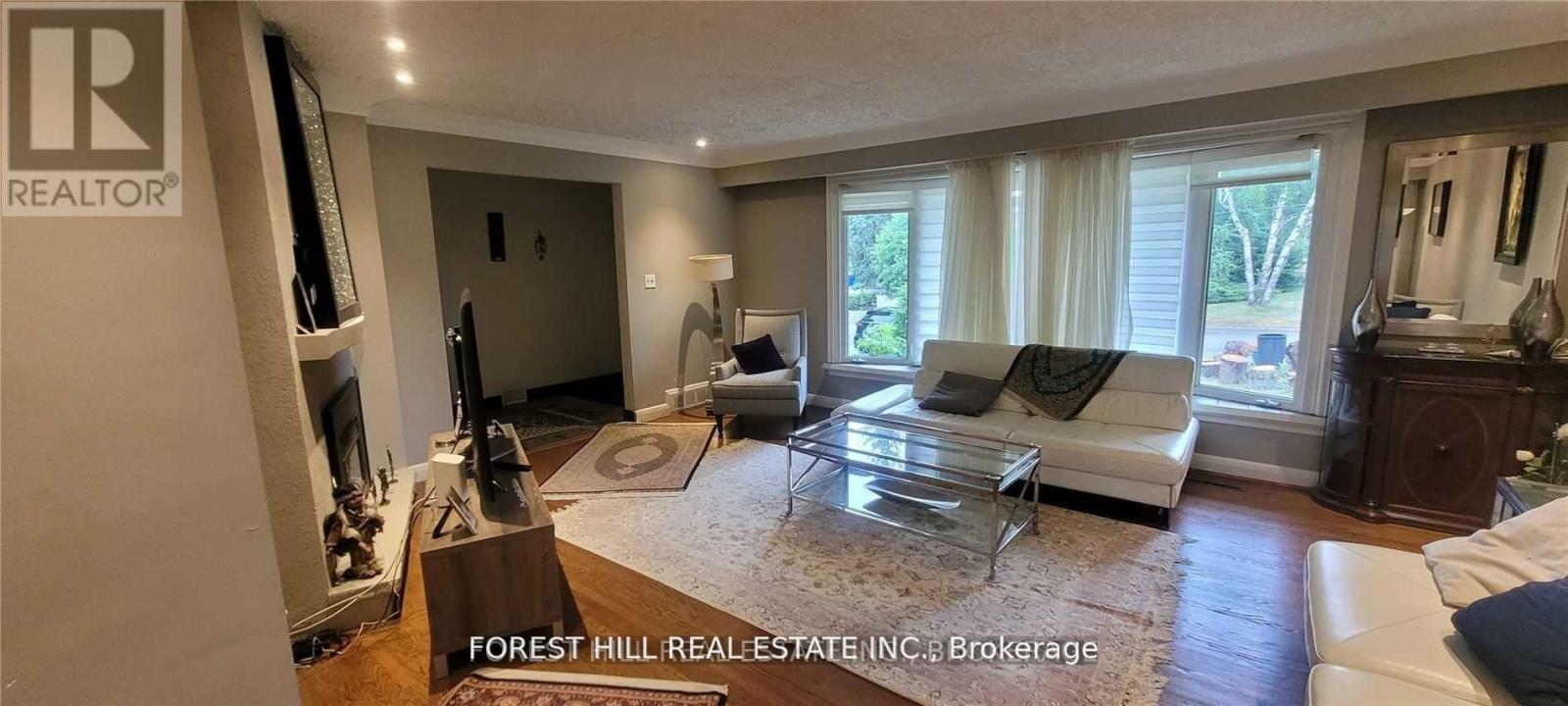 9 VISTAVIEW BOULEVARD - 13