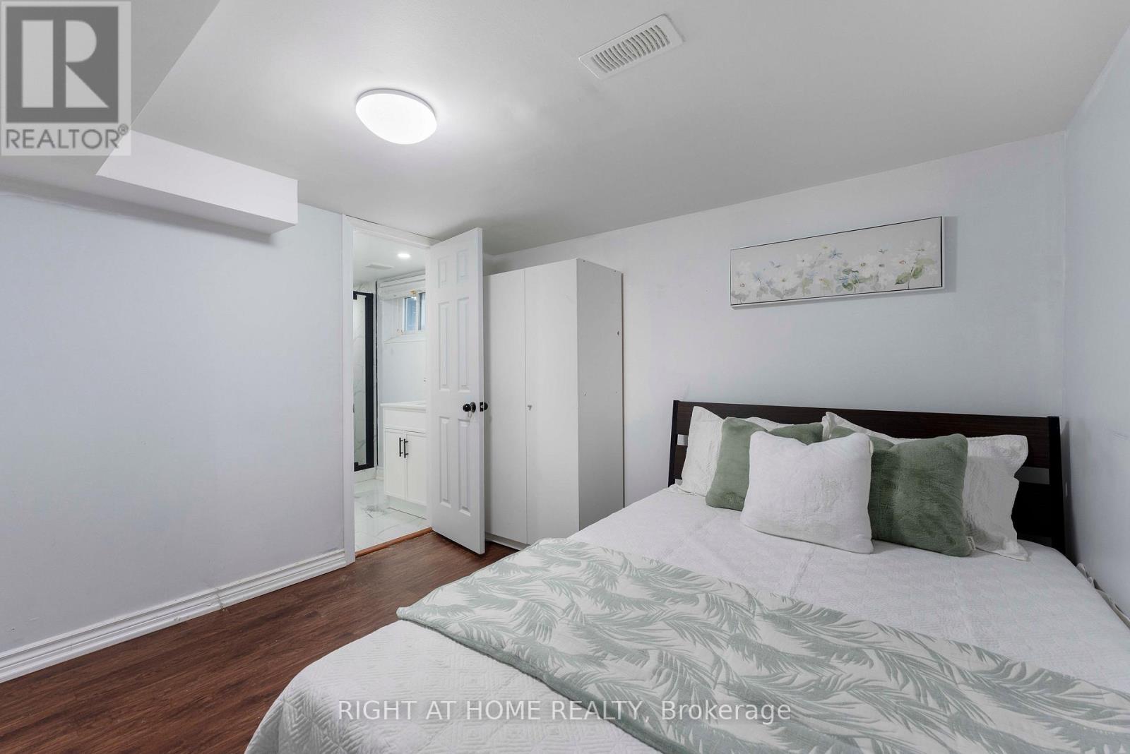 608 MCCOWAN ROAD - 34