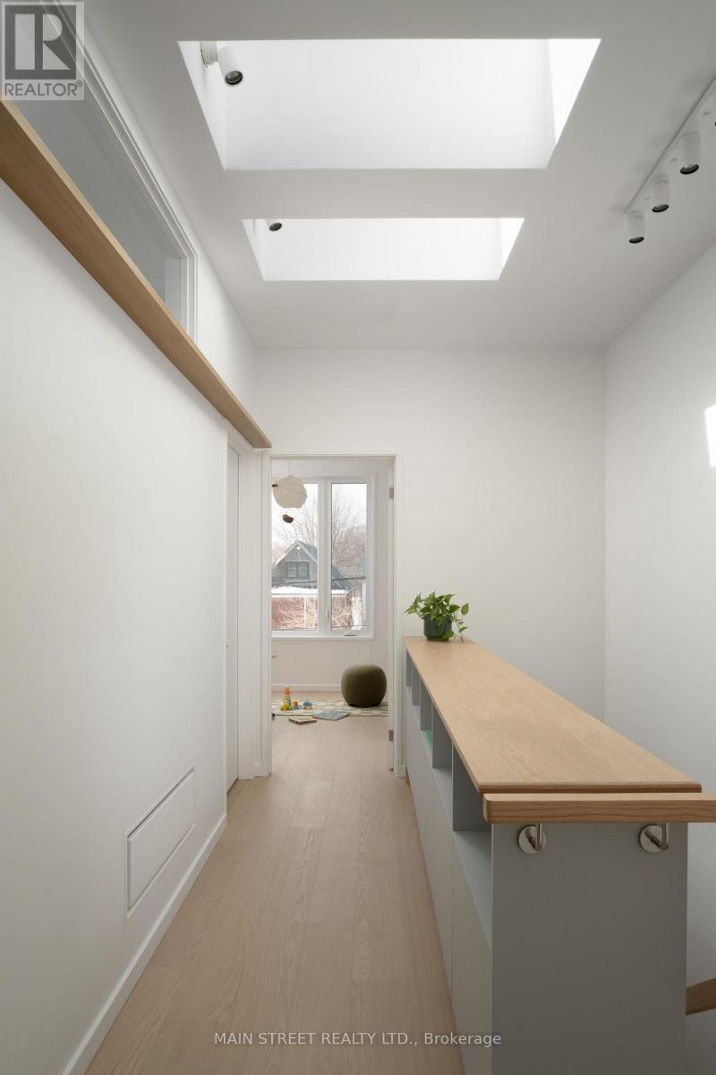 523 CRAVEN ROAD - 16