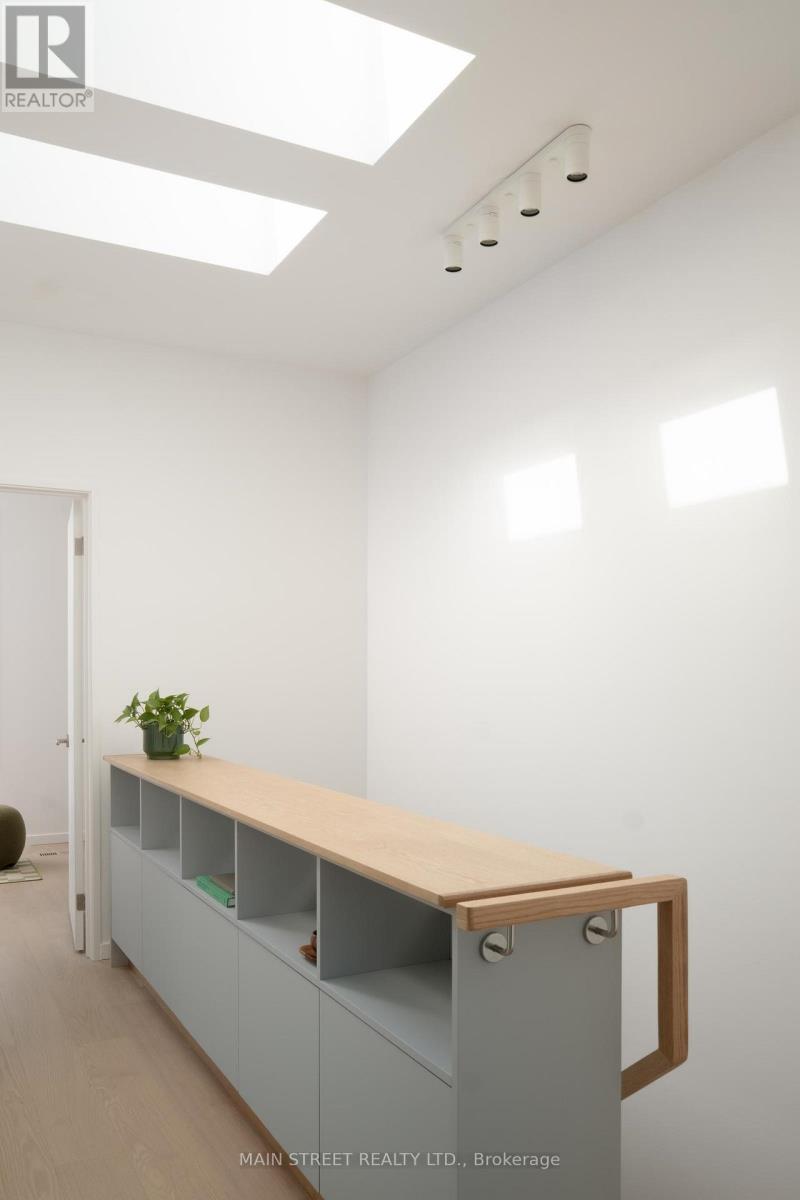 523 CRAVEN ROAD - 17