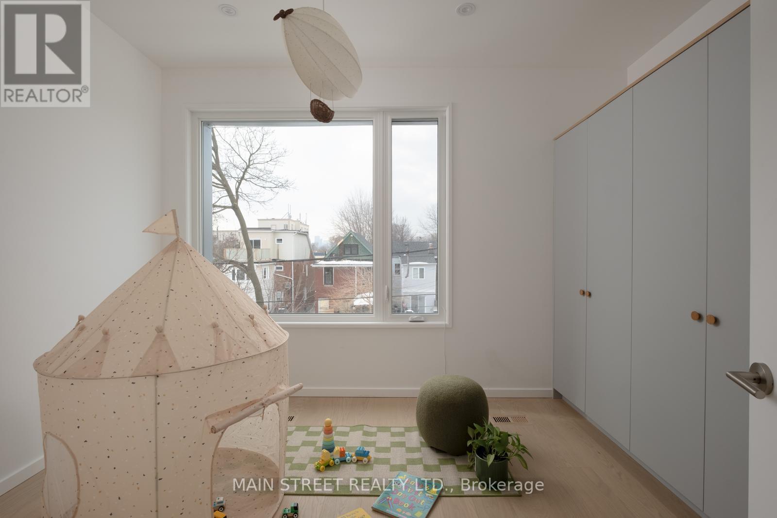 523 CRAVEN ROAD - 18