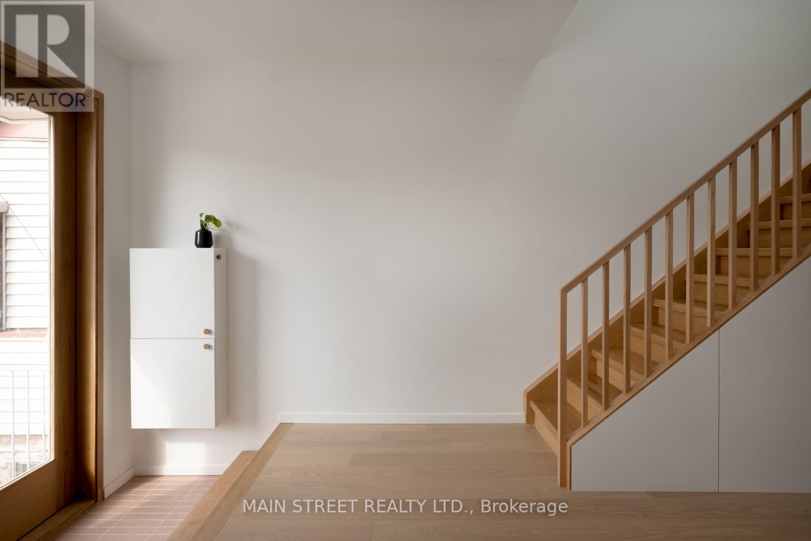523 CRAVEN ROAD - 3