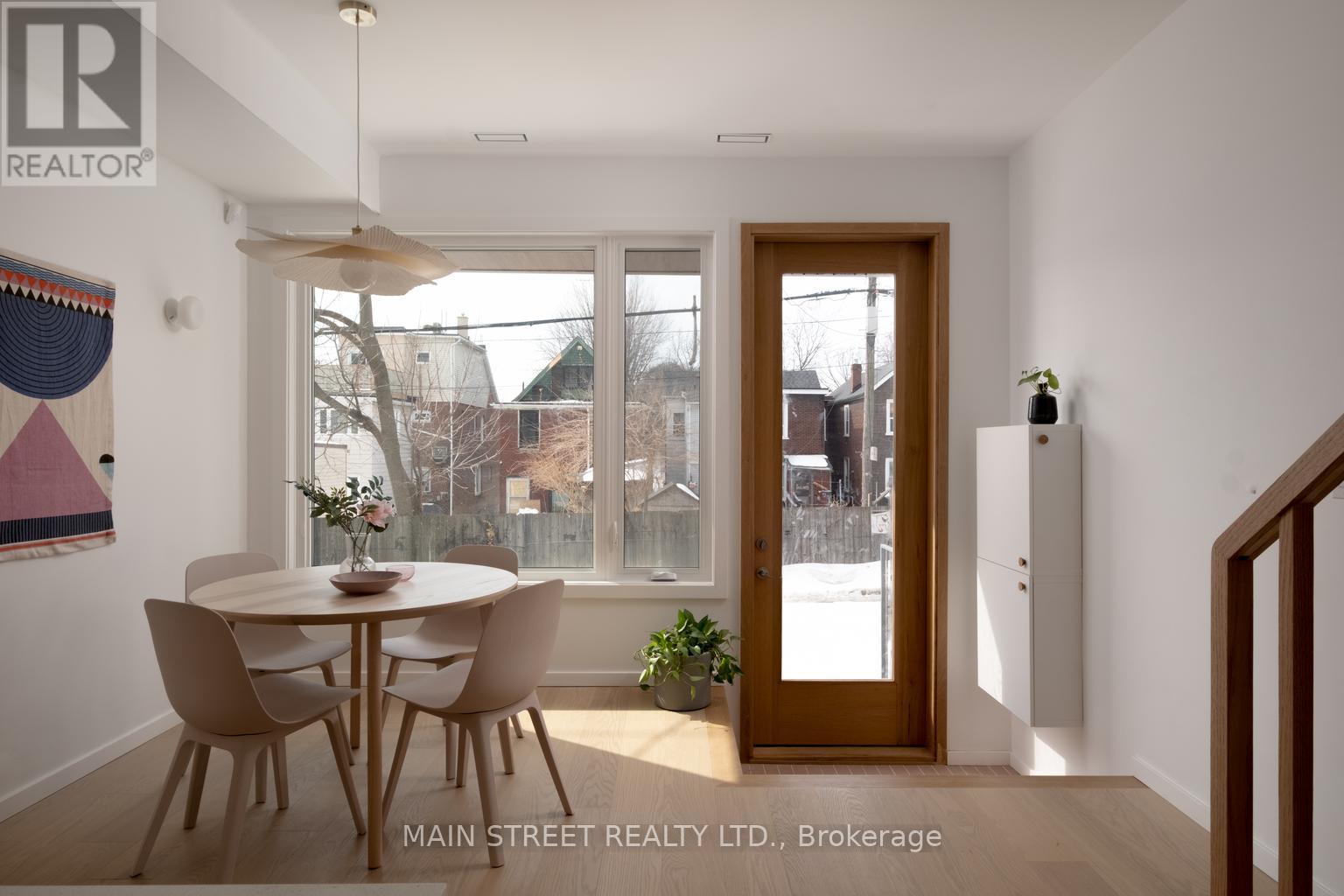 523 CRAVEN ROAD - 4