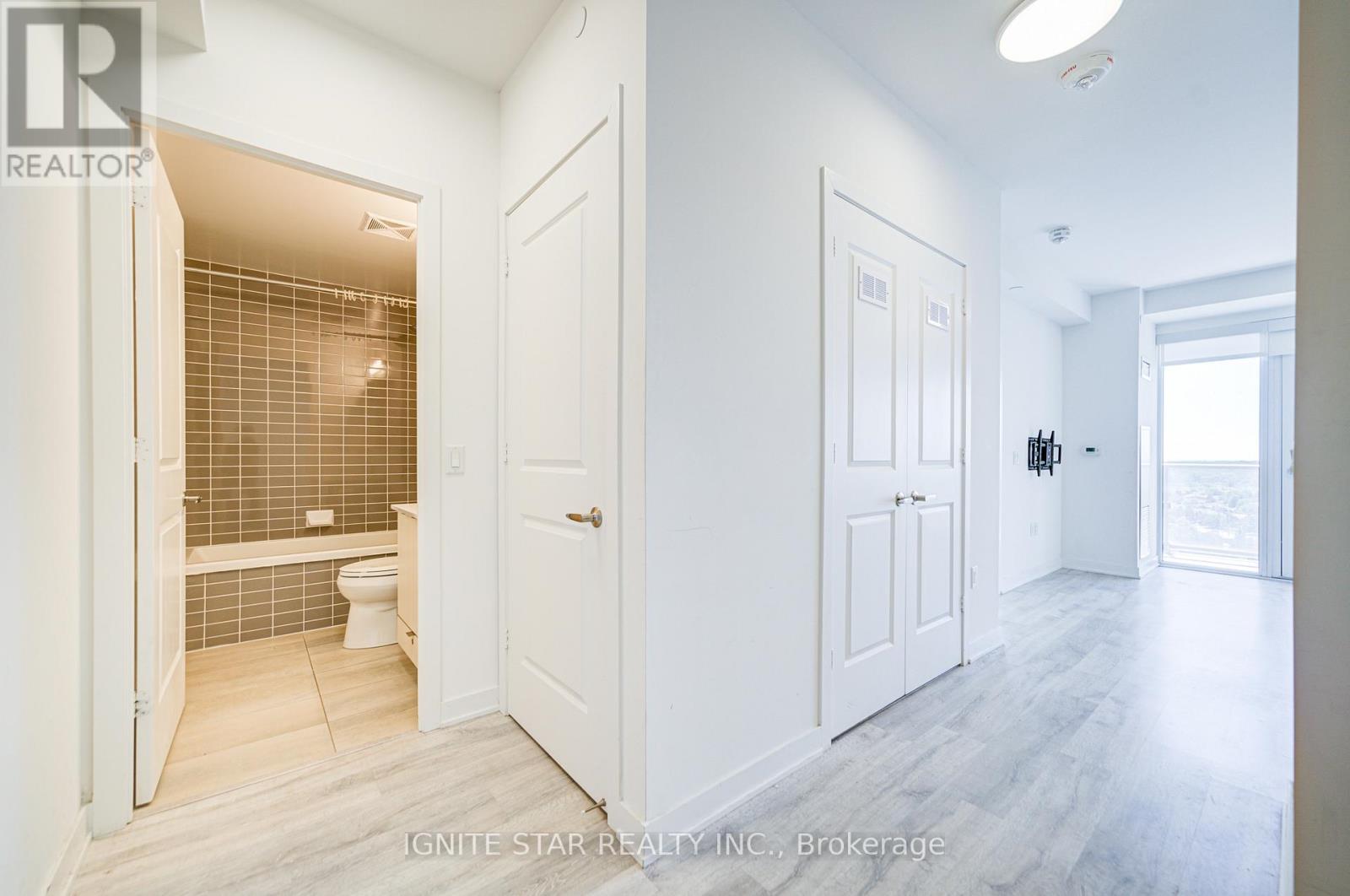 #1508 4655 METCALFE AVENUE - 22