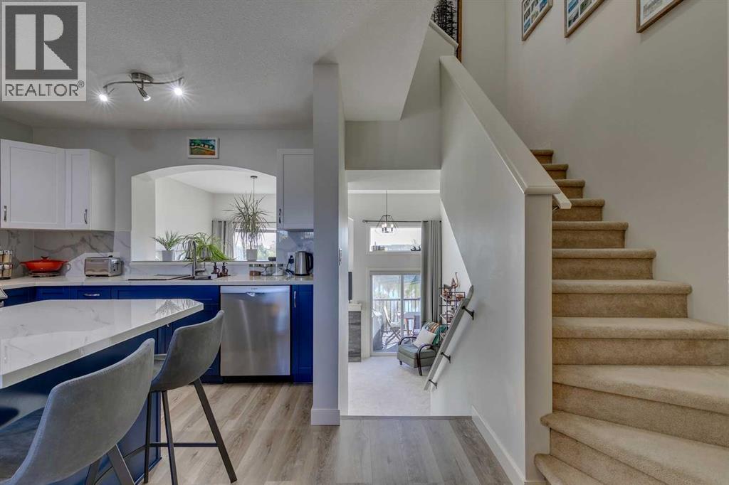 Single Family House 4 Level for Sale in  Everridge Common SW Evergreen Calgary 