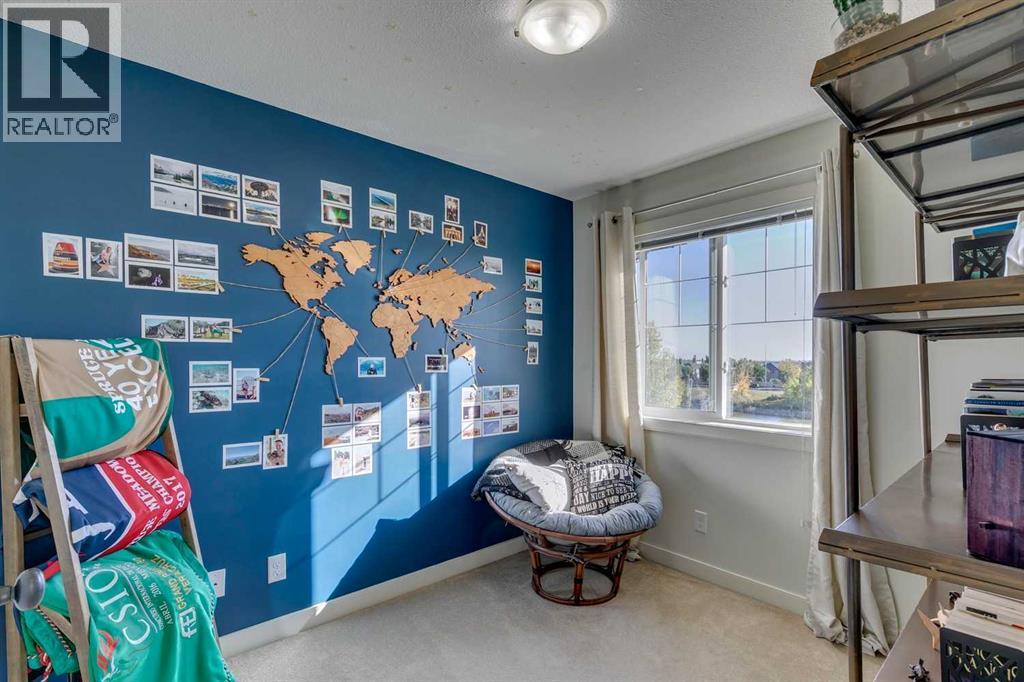 Single Family House 4 Level for Sale in  Everridge Common SW Evergreen Calgary 