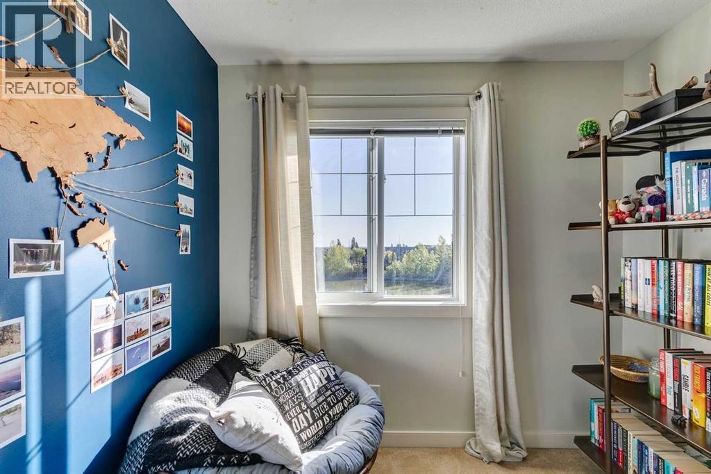 Single Family House 4 Level for Sale in  Everridge Common SW Evergreen Calgary 