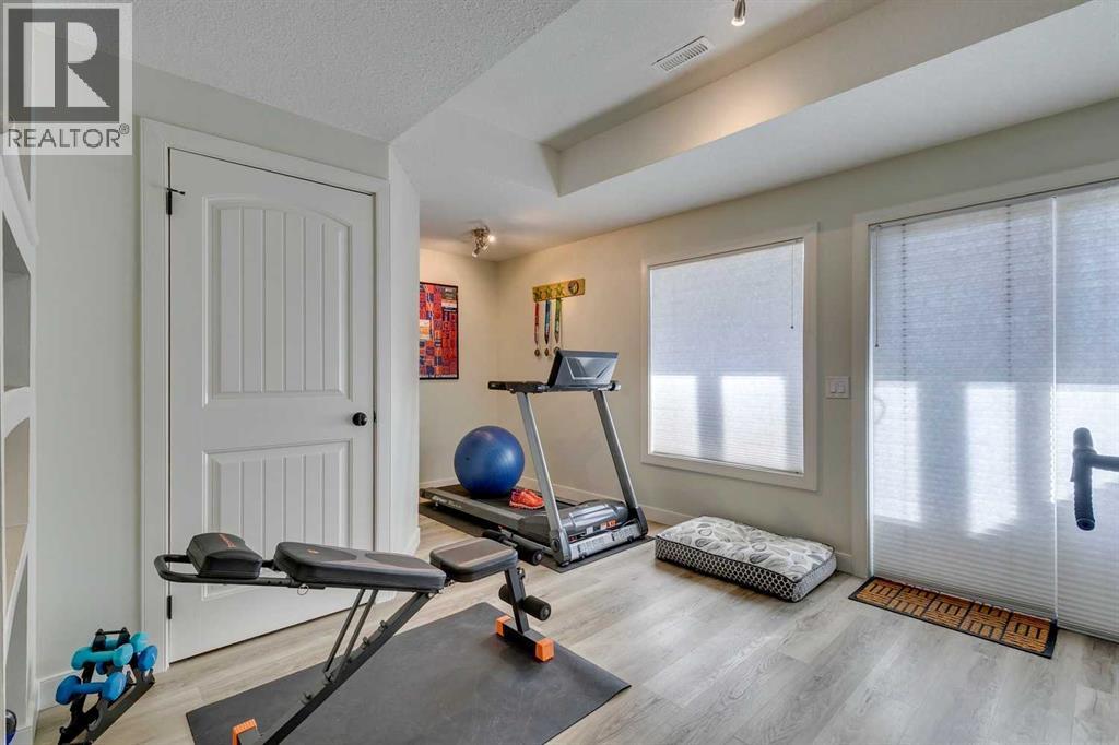 Single Family House 4 Level for Sale in  Everridge Common SW Evergreen Calgary 