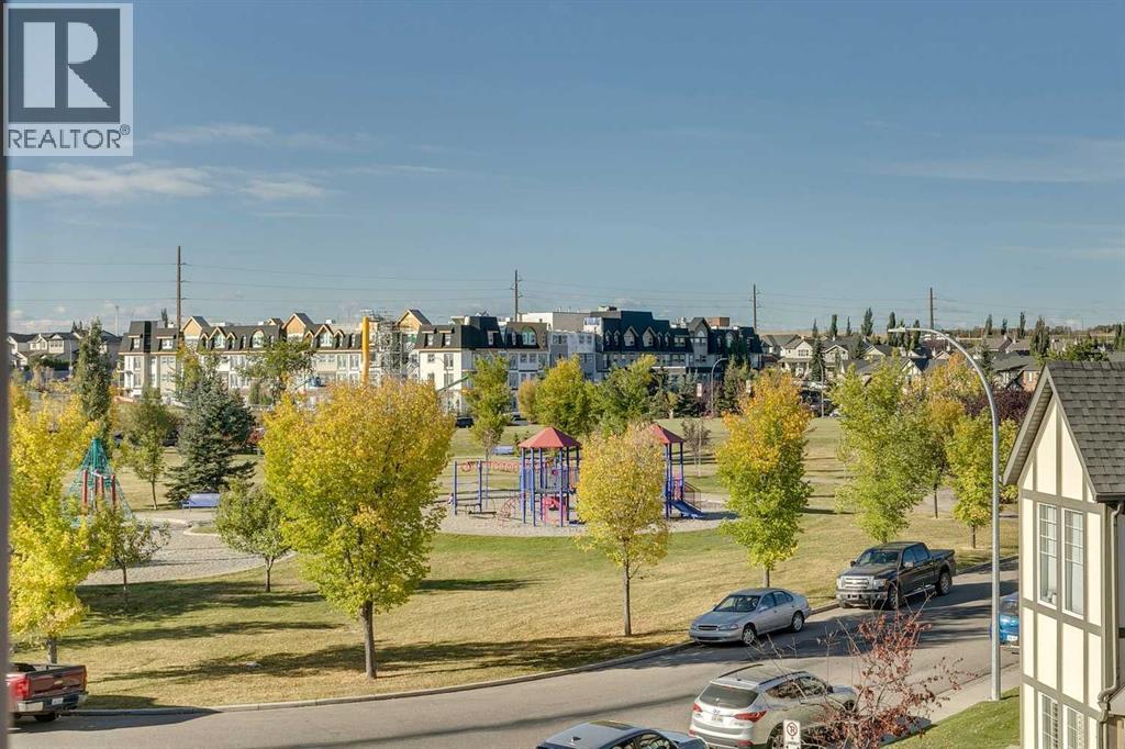 Single Family House 4 Level for Sale in  Everridge Common SW Evergreen Calgary 