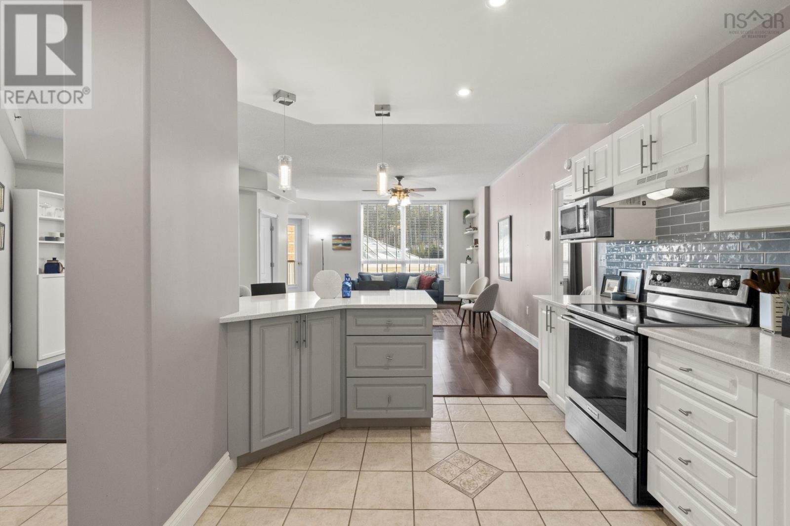 Property 7 of 38 of 213 10 Regency Park Drive