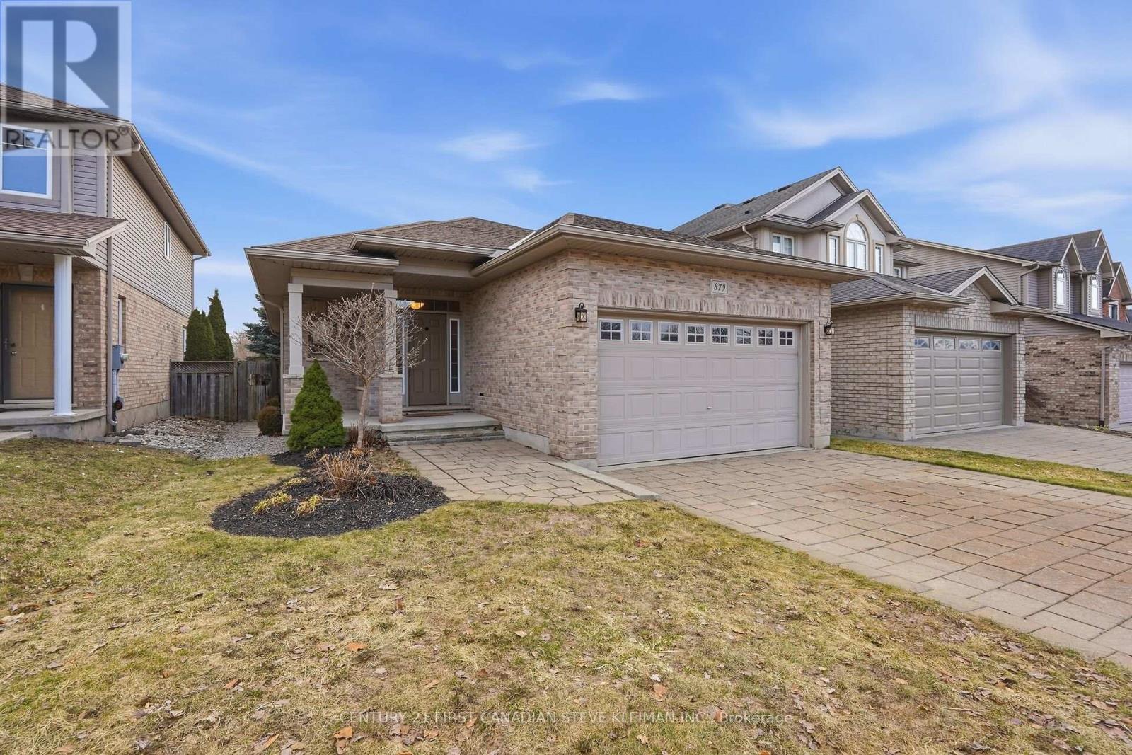 879 GARIBALDI AVENUE - 1
