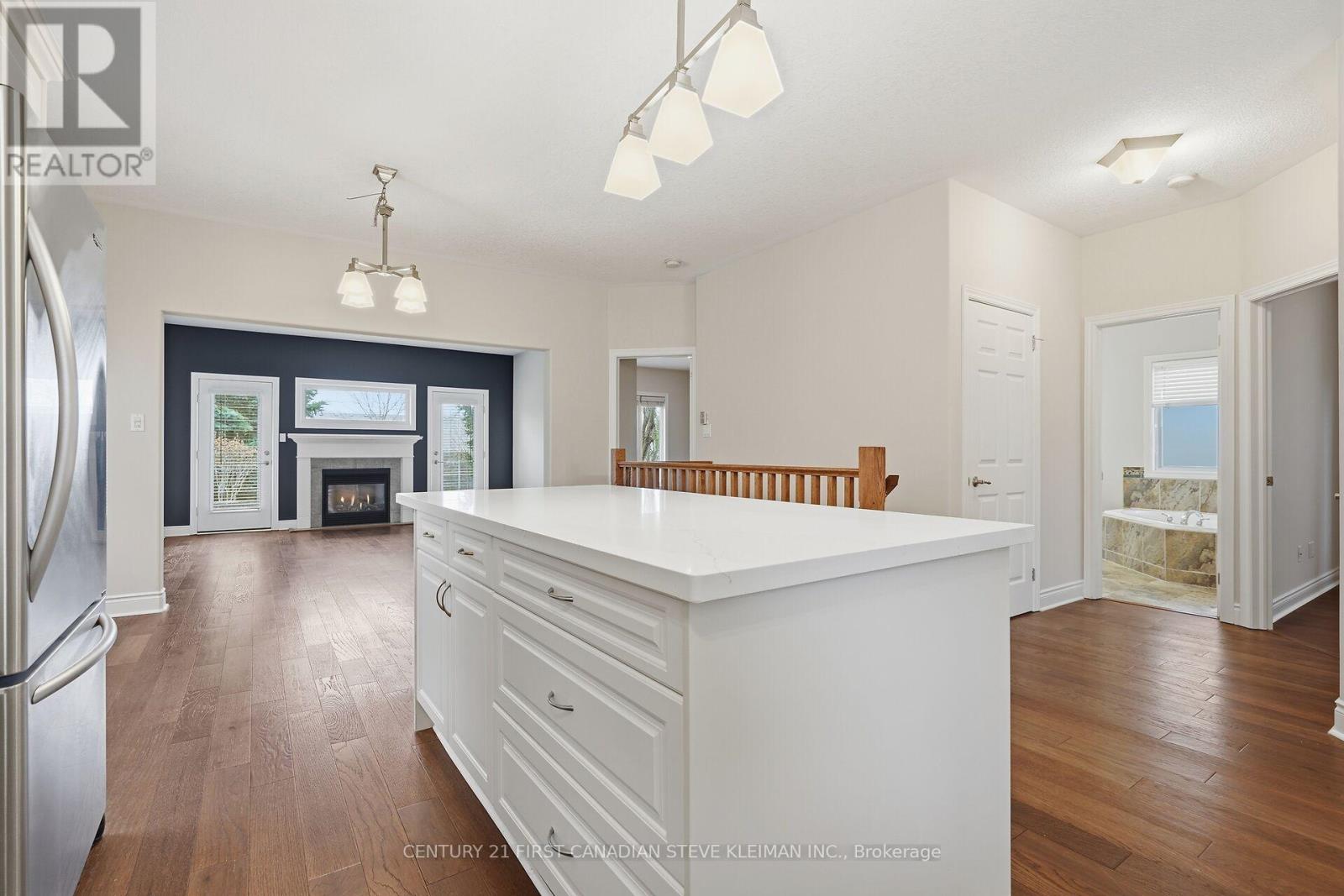 879 GARIBALDI AVENUE - 10