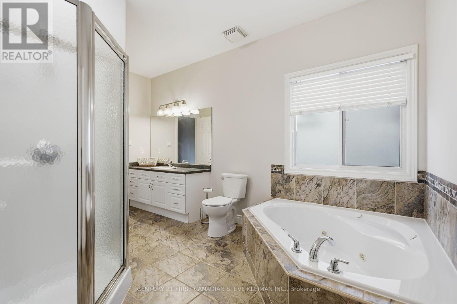 879 GARIBALDI AVENUE - 16