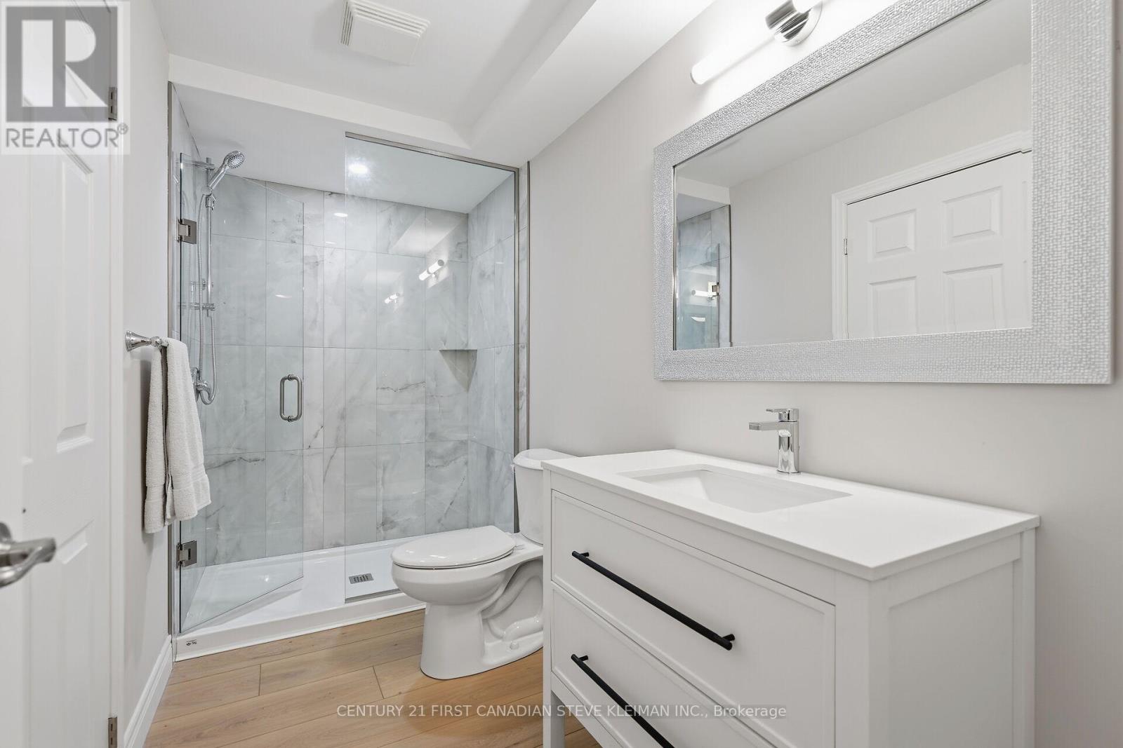 879 GARIBALDI AVENUE - 24
