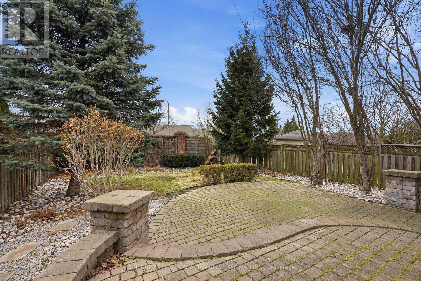 879 GARIBALDI AVENUE - 30