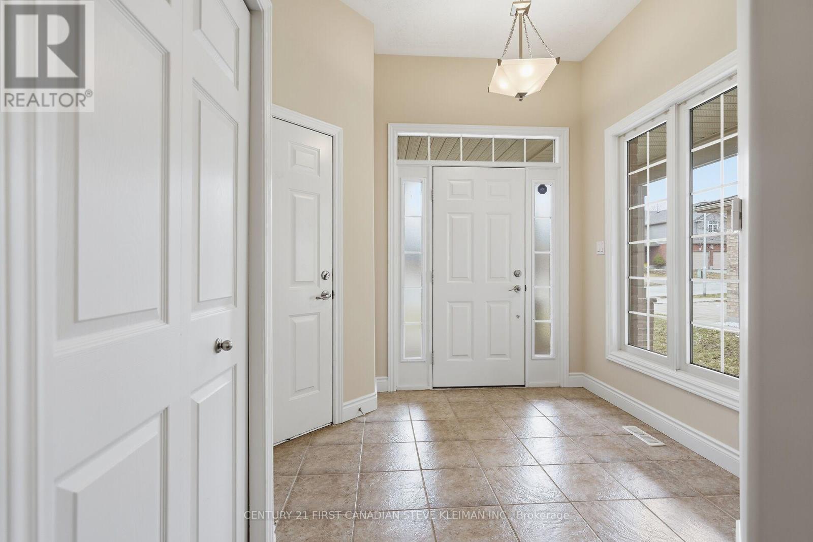 879 GARIBALDI AVENUE - 4