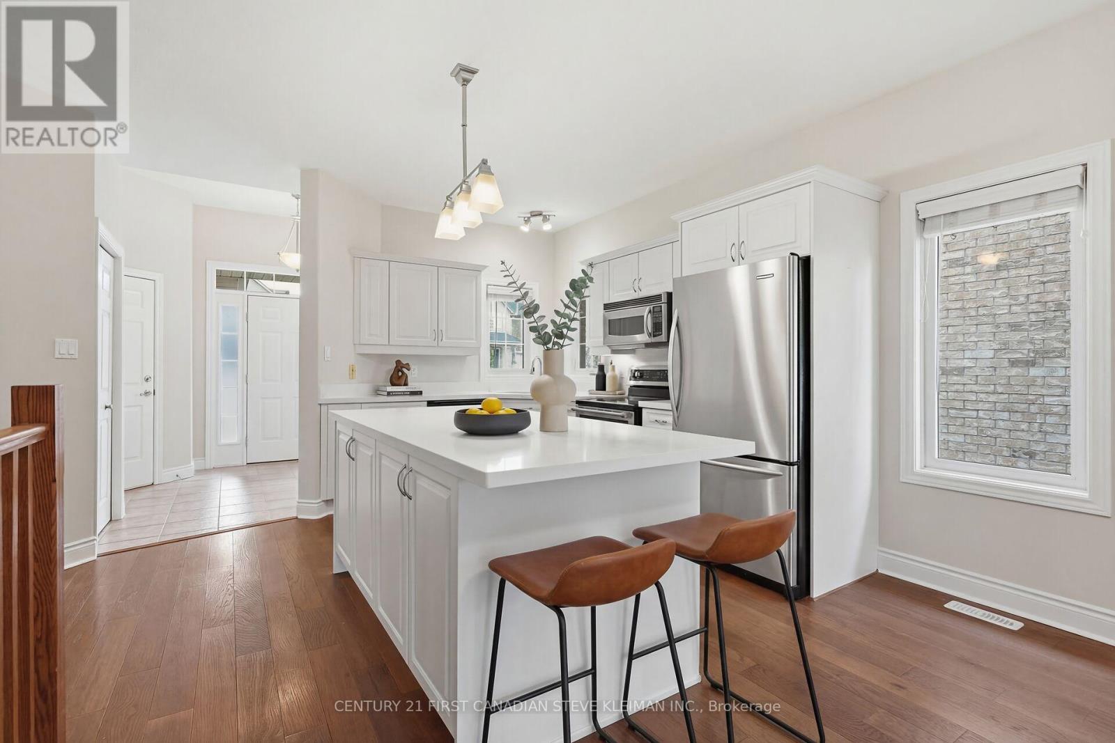 879 GARIBALDI AVENUE - 7