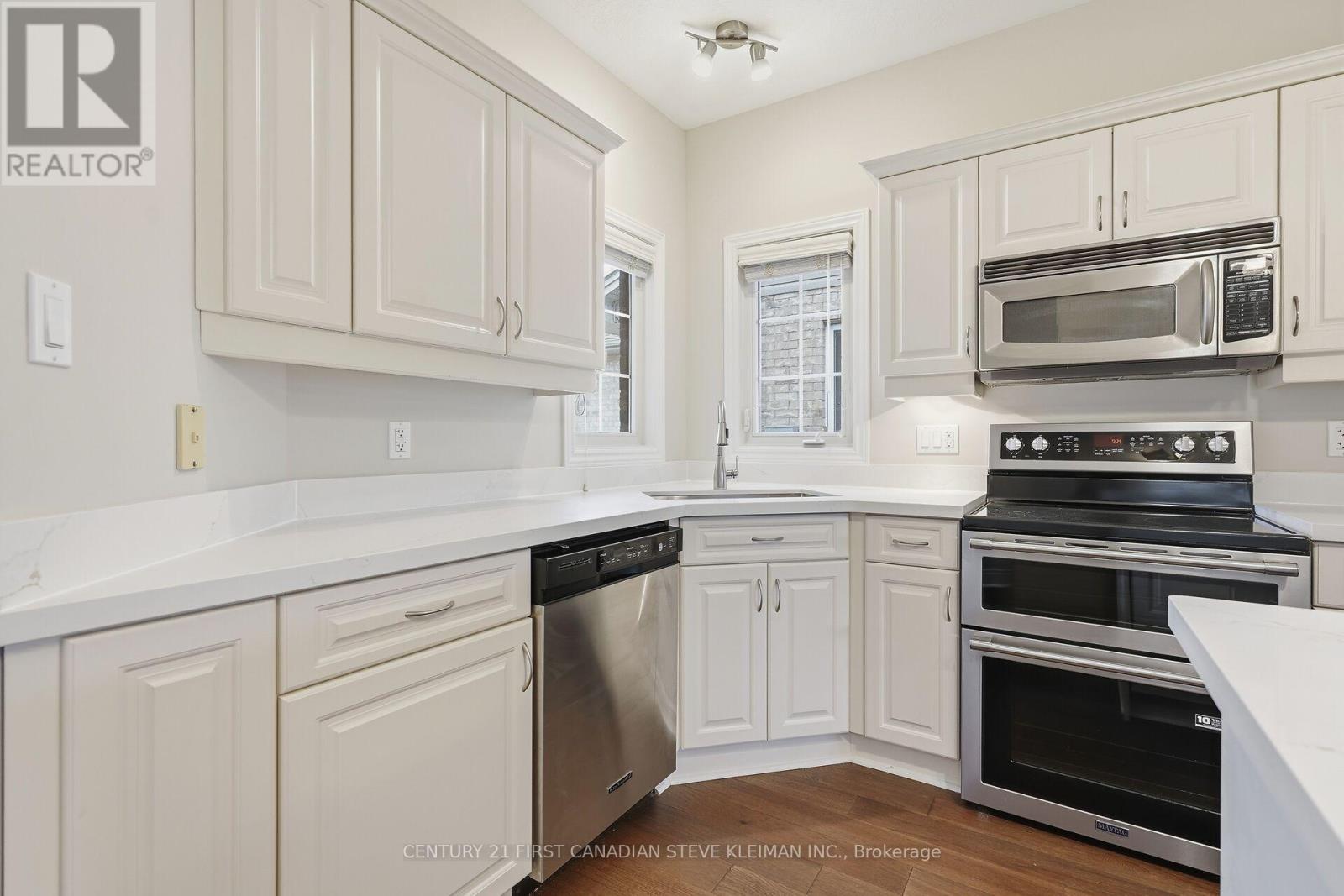 879 GARIBALDI AVENUE - 8