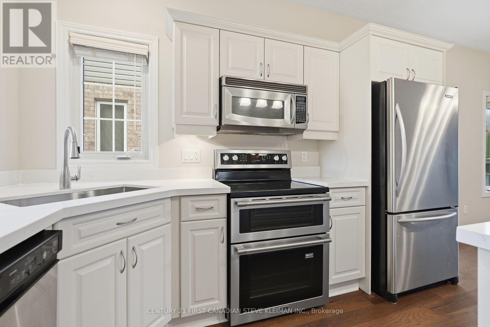 879 GARIBALDI AVENUE - 9