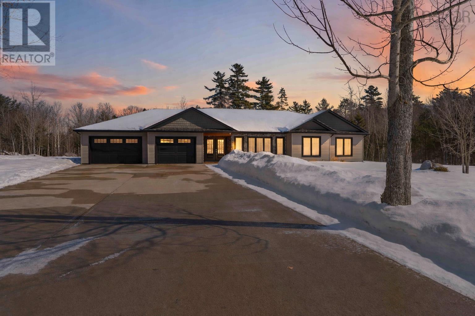 Property 2 of 21 of 472 Alexander MacKenzie Road