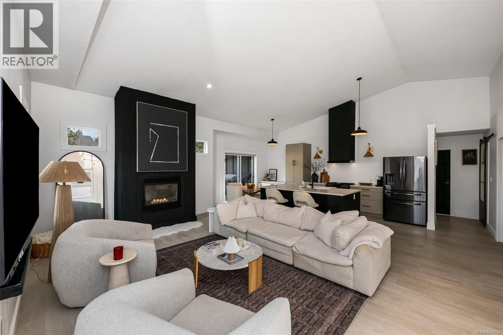 1405 MALAHAT DR - 17