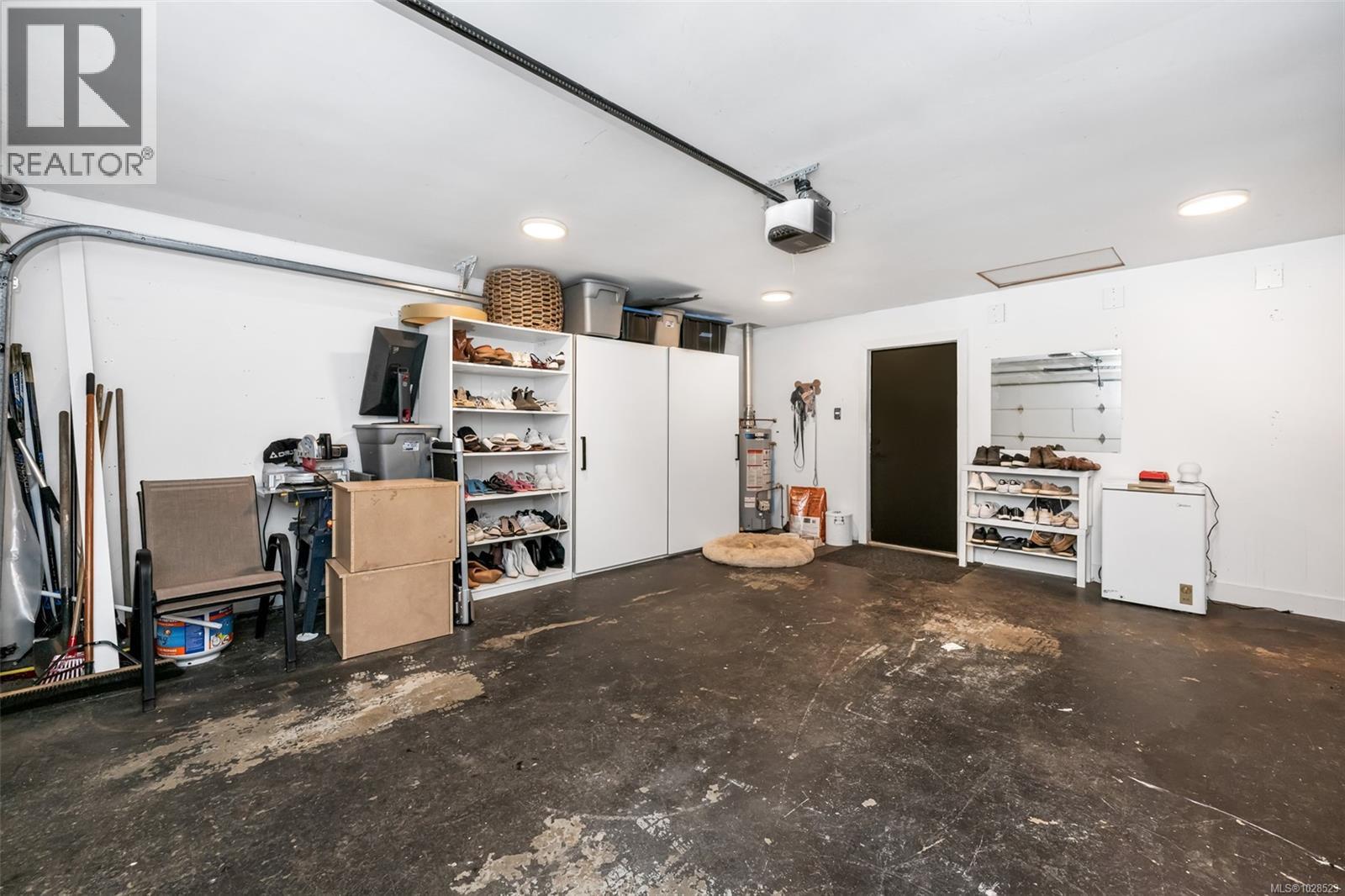 1405 Malahat Dr - 36
