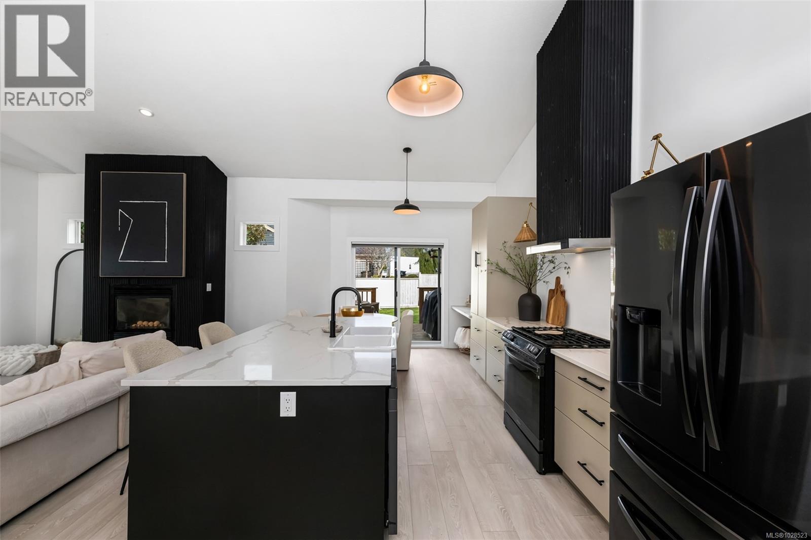 1405 MALAHAT DR - 7